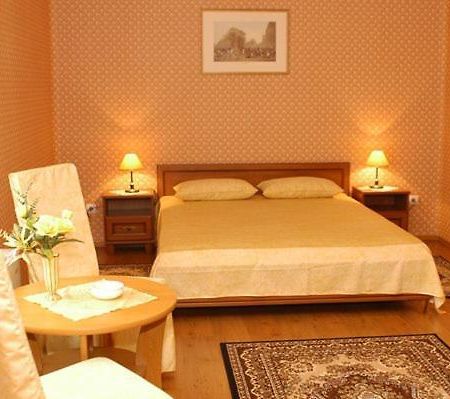 Bed and Breakfast Peron Panzio Дебрецен Экстерьер фото
